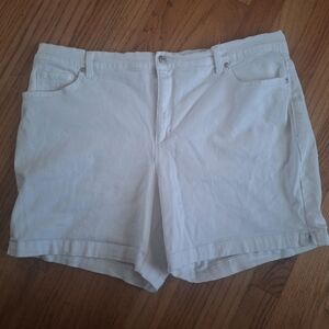White 16W Gloris Vanderbilt Amanda Shorts Denim Slimming Effect Womens